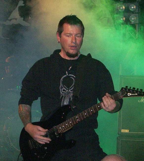 Image: 060930--bloodstock/web/onslaught05.jpg