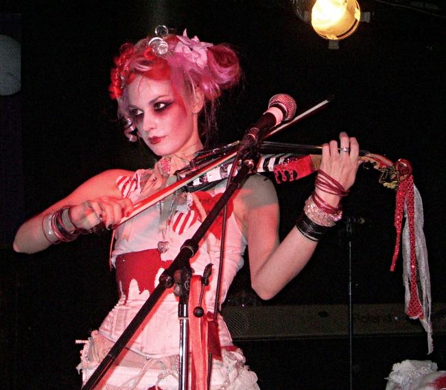 Image: 070720--emilie_autumn/web/ea08.jpg