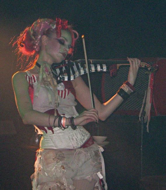 Image: 070720--emilie_autumn/web/ea19.jpg