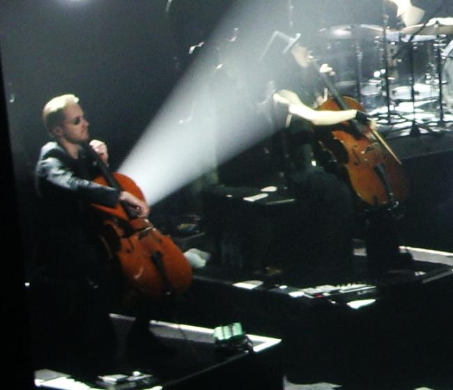 Image: 071211--apocalyptica/web/apocalyptica02.jpg