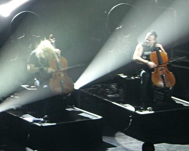 Image: 071211--apocalyptica/web/apocalyptica03.jpg