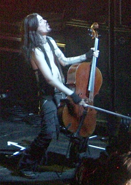 Image: 071211--apocalyptica/web/apocalyptica08.jpg