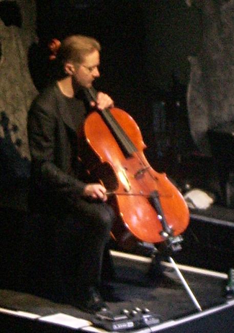 Image: 071211--apocalyptica/web/apocalyptica10.jpg