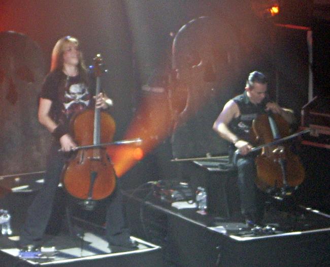 Image: 071211--apocalyptica/web/apocalyptica15.jpg